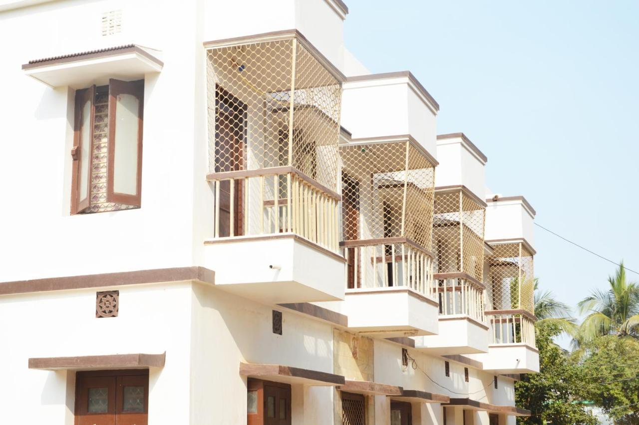 Hotel Radha Krishna ปูรี ภายนอก รูปภาพ
